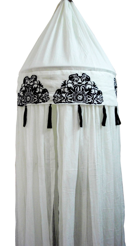Cotton Black Embroidery Round Mosquito Net White