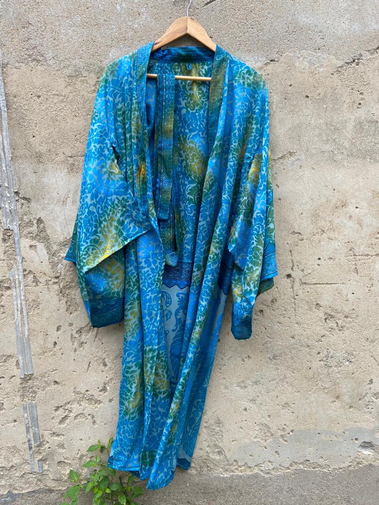 Vintage Sari dressing gown / kimono ( AI - 01)