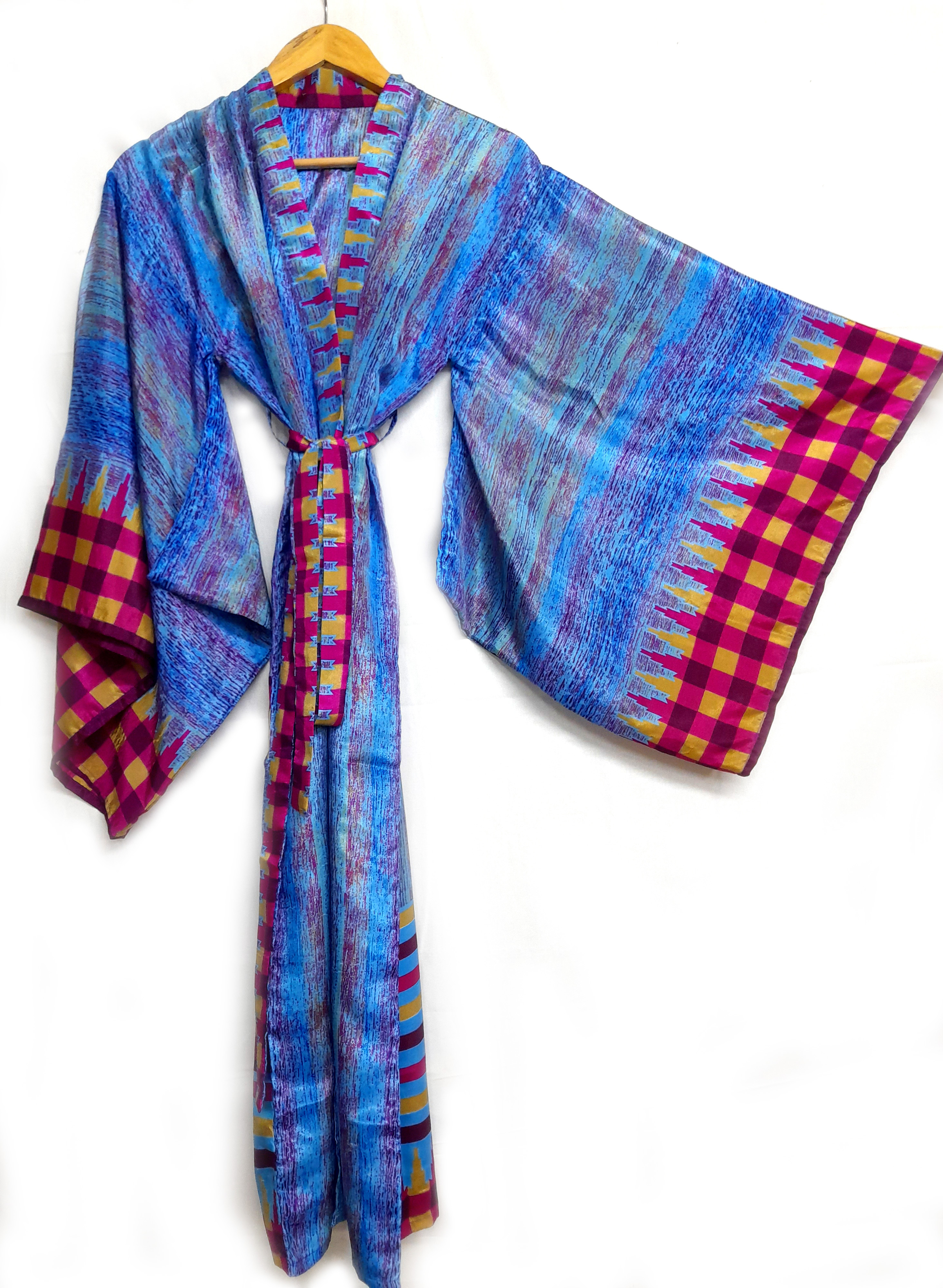 Vintage Sari dressing gown / kimono  ( AI - 05 )